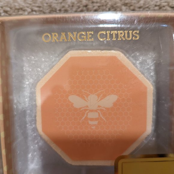 Nicole Miller Bath Fizzer/Bath Bomb collection - Picture 3 of 11